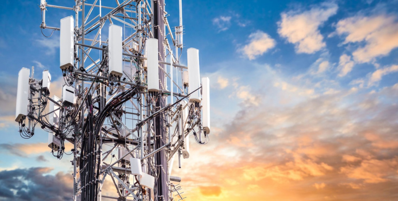 三大运营商 4 月运营数据：5G 套餐用户累计达约 8.7 亿