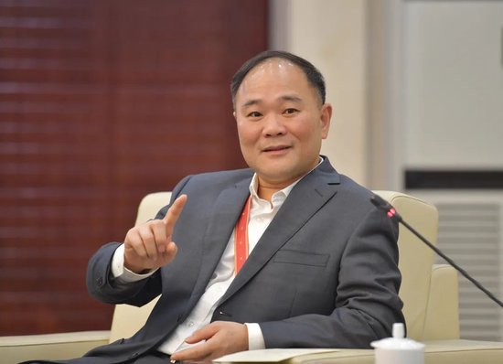 李书福变阵突围：新能源背水一战