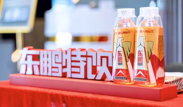 东鹏饮料去年营收突破百亿大关 净利同比增长