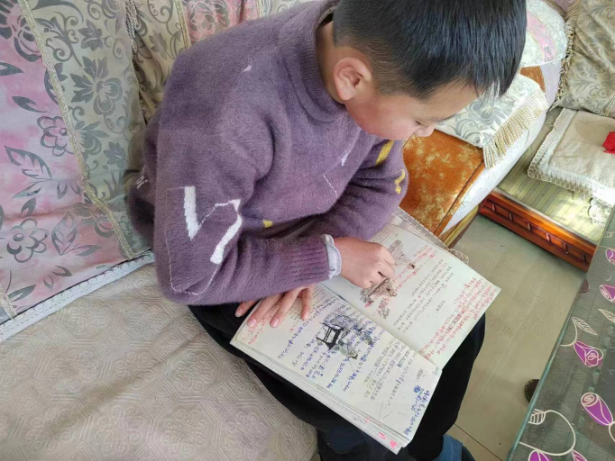 八方驰援地震灾区红军小学
