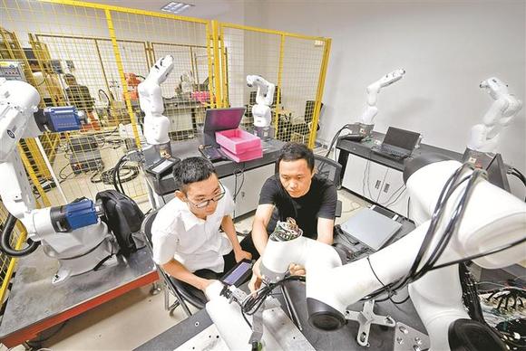 深圳机器人欲借5G再发力 坚持自主创新产业规模超千亿