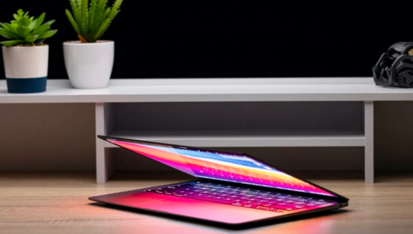 M1 MacBook Pro 的代码编译速度追上了 2019 款 Mac Pro。