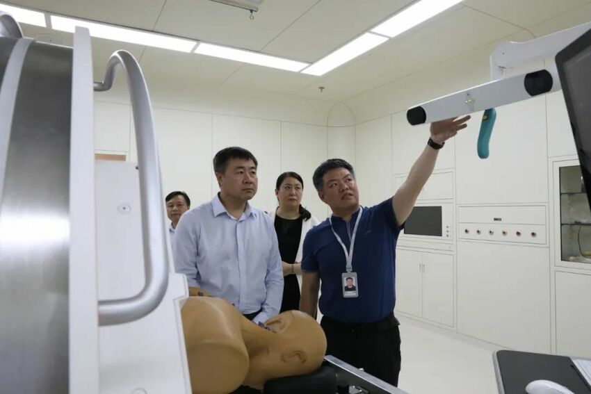 【政产学研医】海淀区医保局与北京市中关村医院共赴北京市医疗机器人产业创新中心开展工作调研