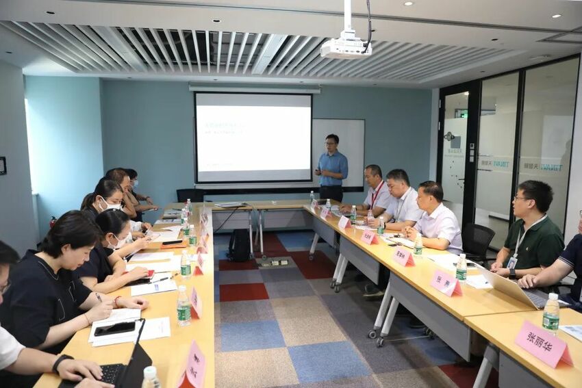 【政产学研医】海淀区医保局与北京市中关村医院共赴北京市医疗机器人产业创新中心开展工作调研