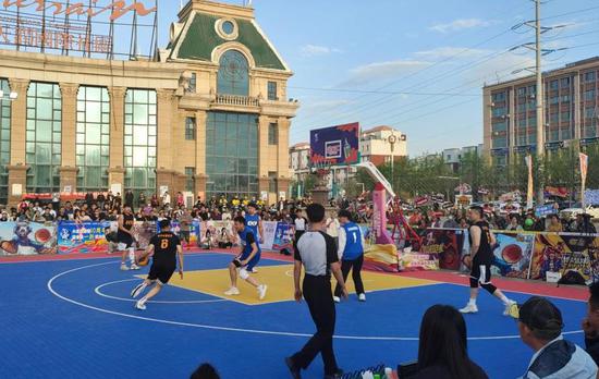 第十二师新天润夏日嘉年华点亮城北初夏之夜