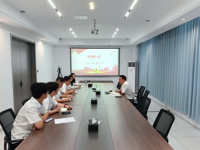 筑牢安全防线，护航新征程——中建商砼苏南公司安全总监为新员工讲授“安全第一课”